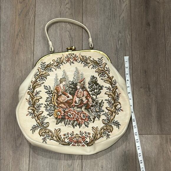 Large Vintage Cream Victorian-Inspired Shoulder Bag Floral Snap Clasp Tapestry - Picture 4 of 11